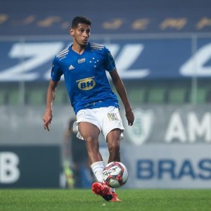 开云官方平台-巴媒：武汉三镇与阿德里亚诺签约2年，转会费100万欧